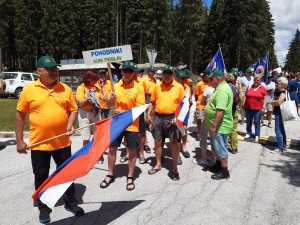 RAZVRSITEV NA ČASTNI DEFILE POHODNIKOV